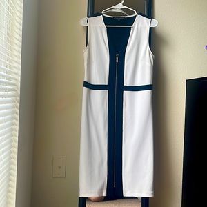 Gorgeous unique dress! Versatile, can dress up or down & wearanywhere.